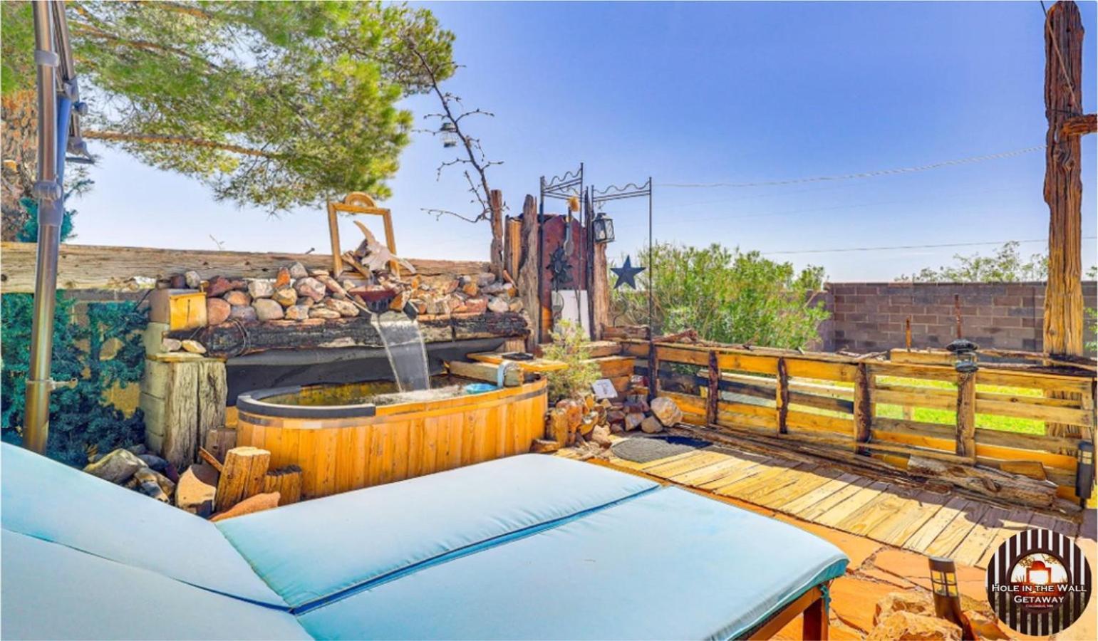 Hole In The Wall Getaway - Usa Mexico Border Bed And Breakfast Columbus Exterior foto